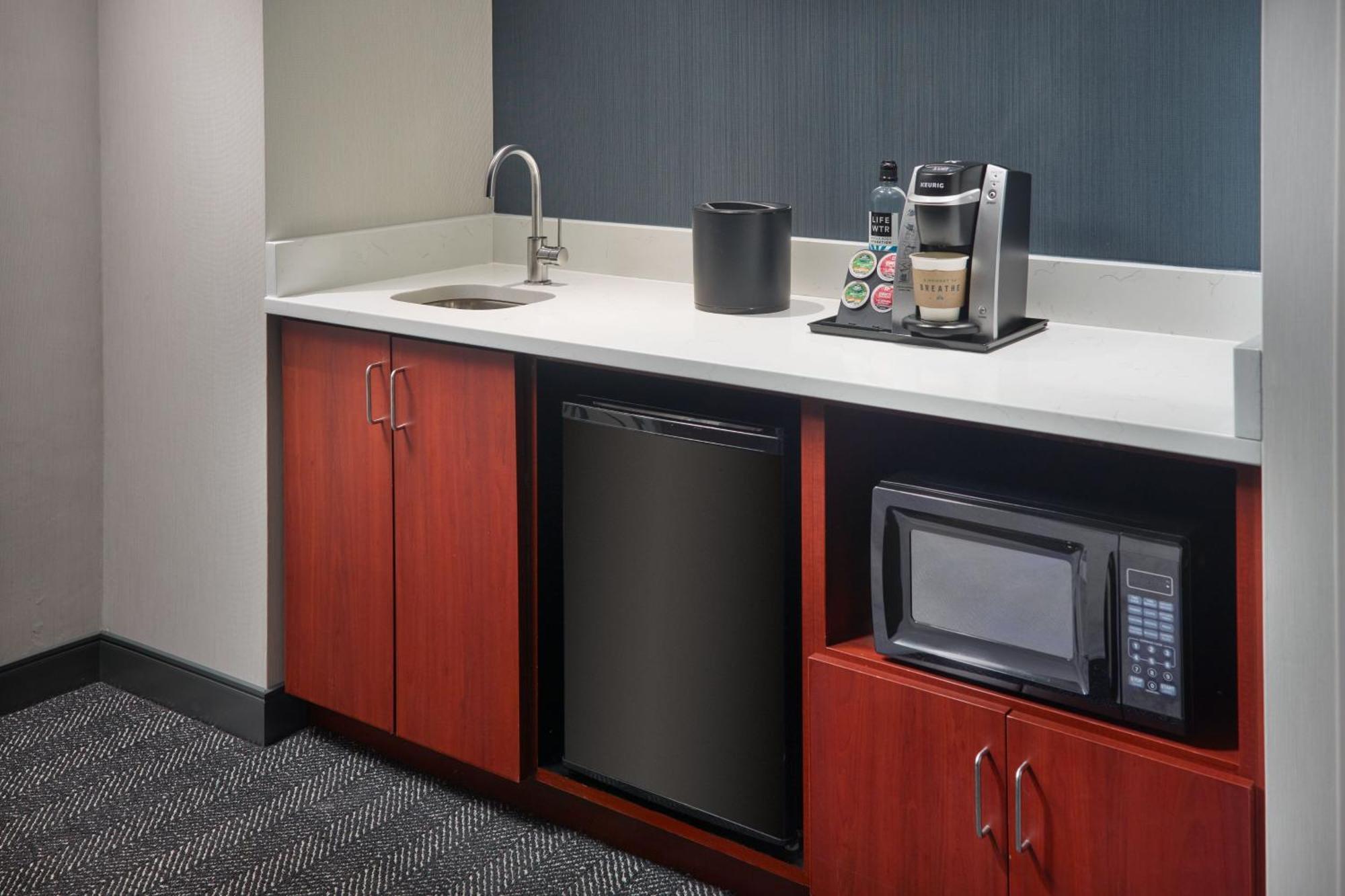 Готель Courtyard By Marriott Washington, D.C./Foggy Bottom Екстер'єр фото