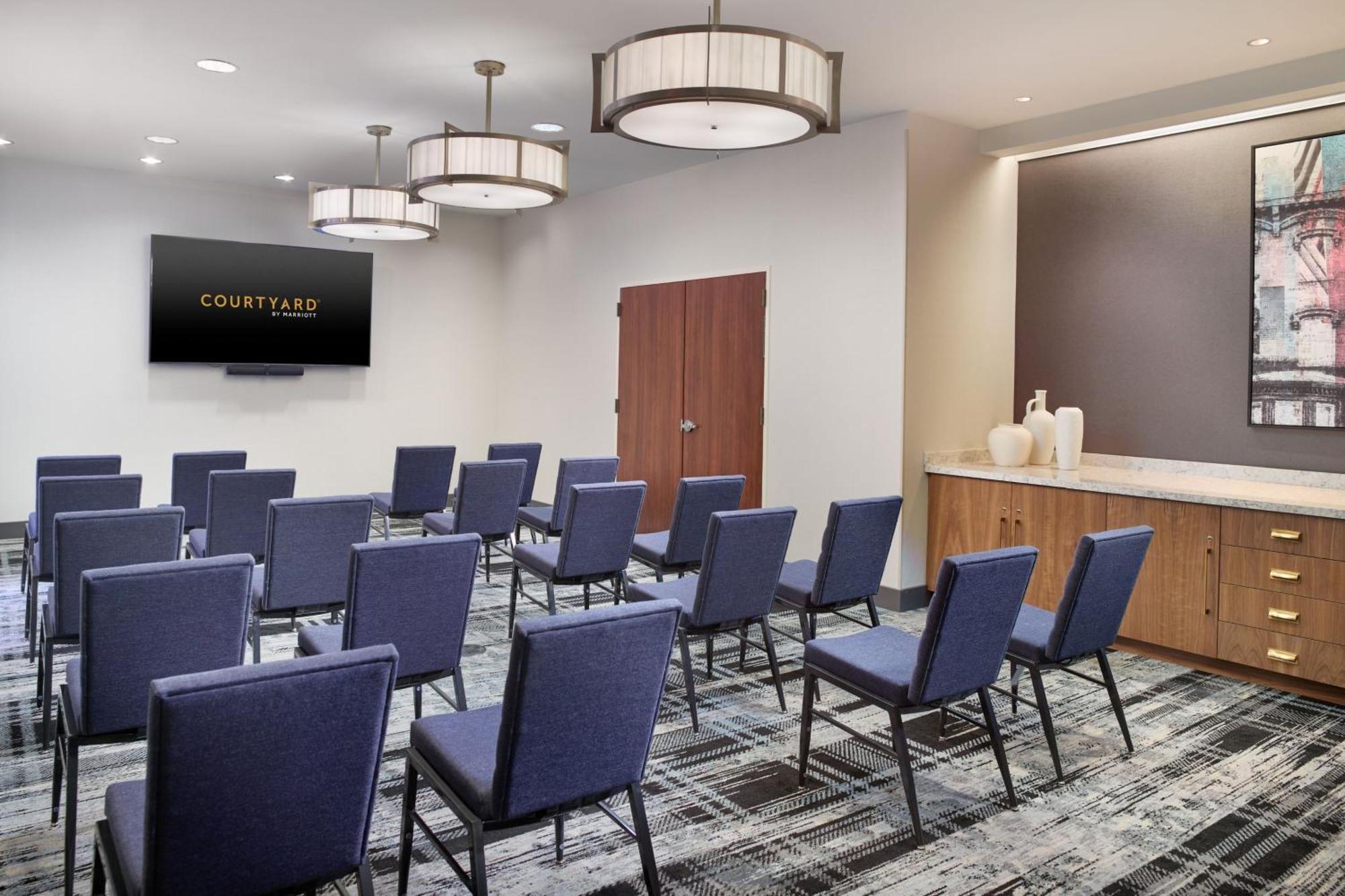 Готель Courtyard By Marriott Washington, D.C./Foggy Bottom Екстер'єр фото