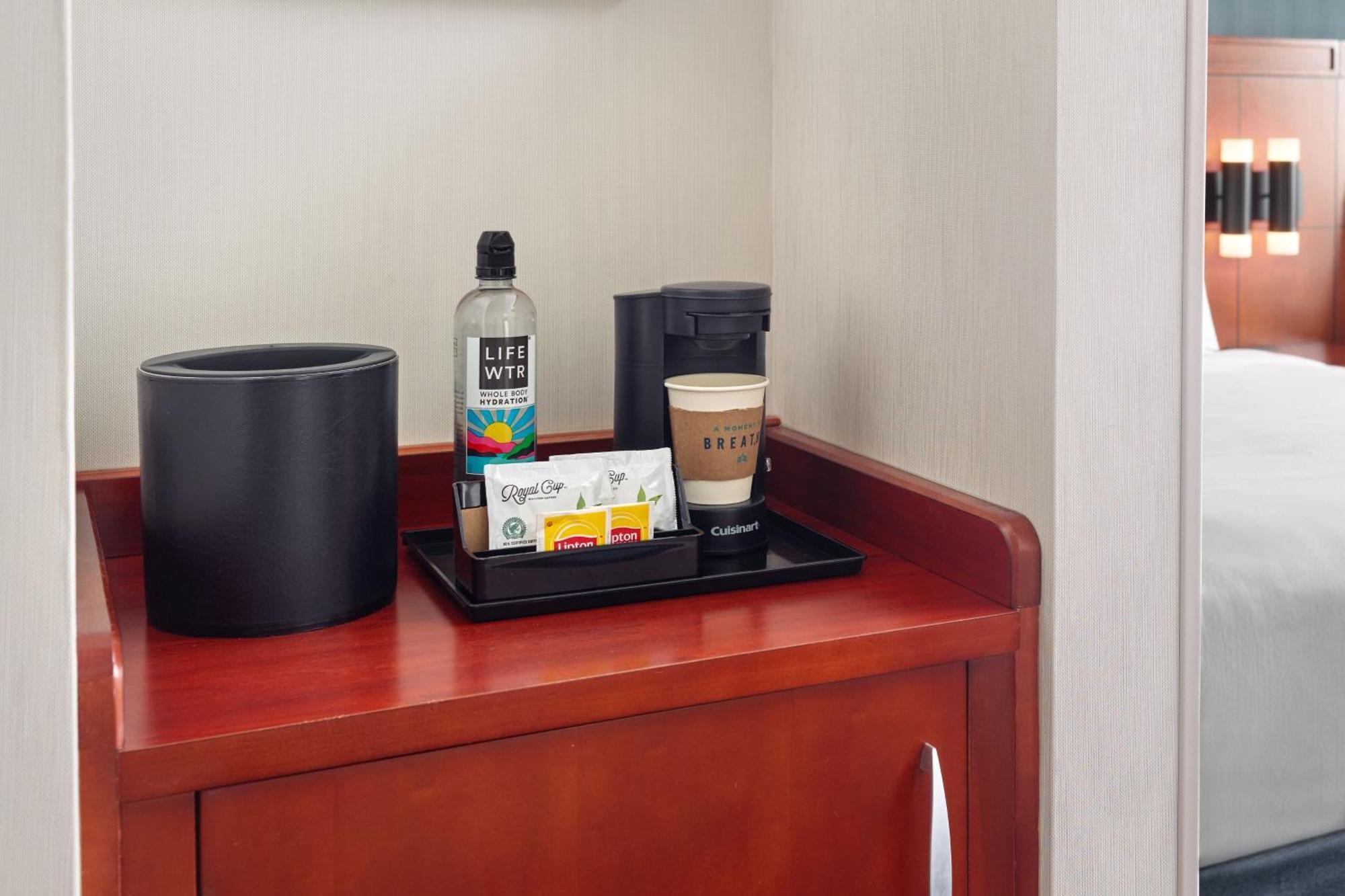 Готель Courtyard By Marriott Washington, D.C./Foggy Bottom Екстер'єр фото