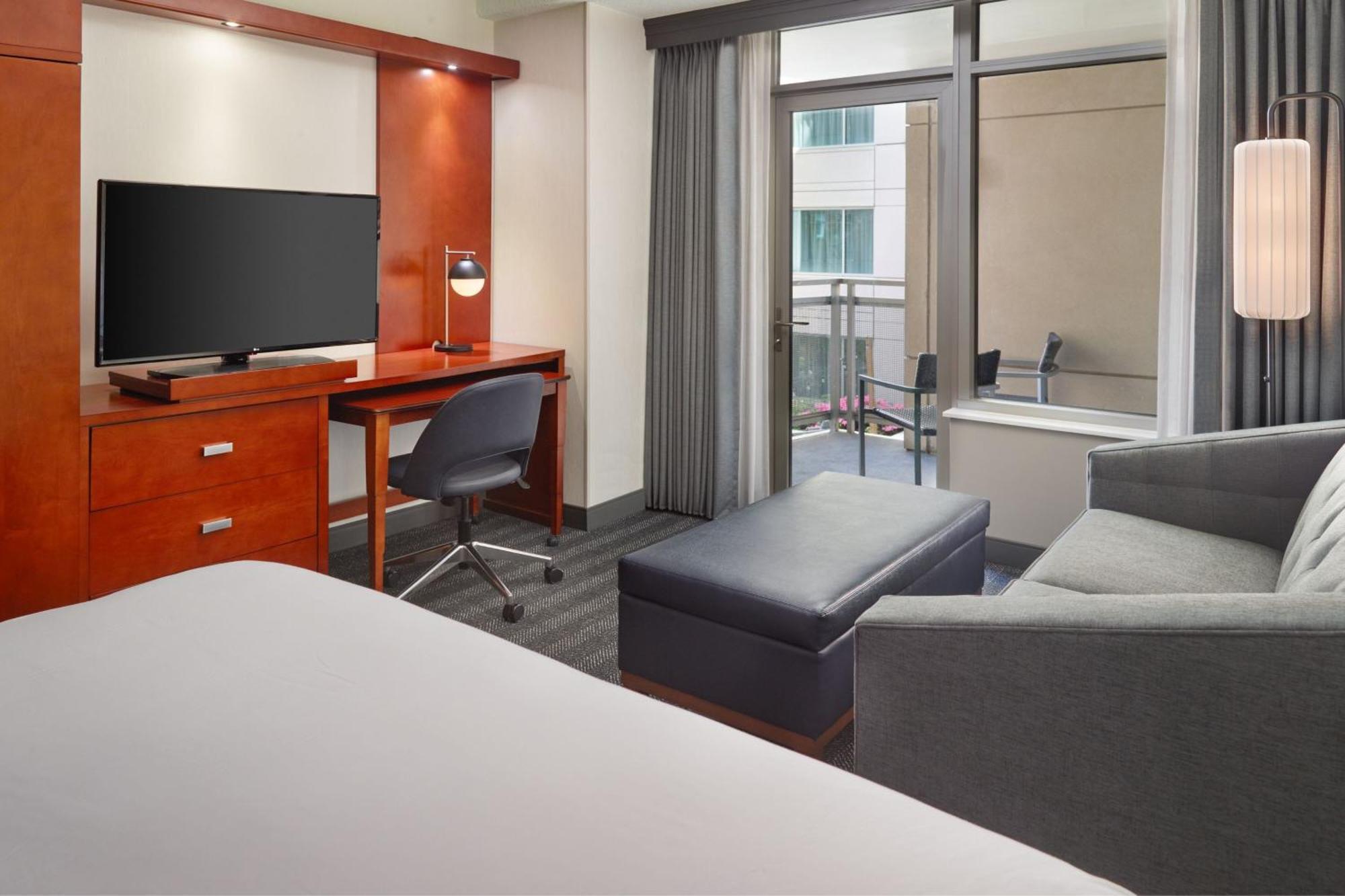 Готель Courtyard By Marriott Washington, D.C./Foggy Bottom Екстер'єр фото