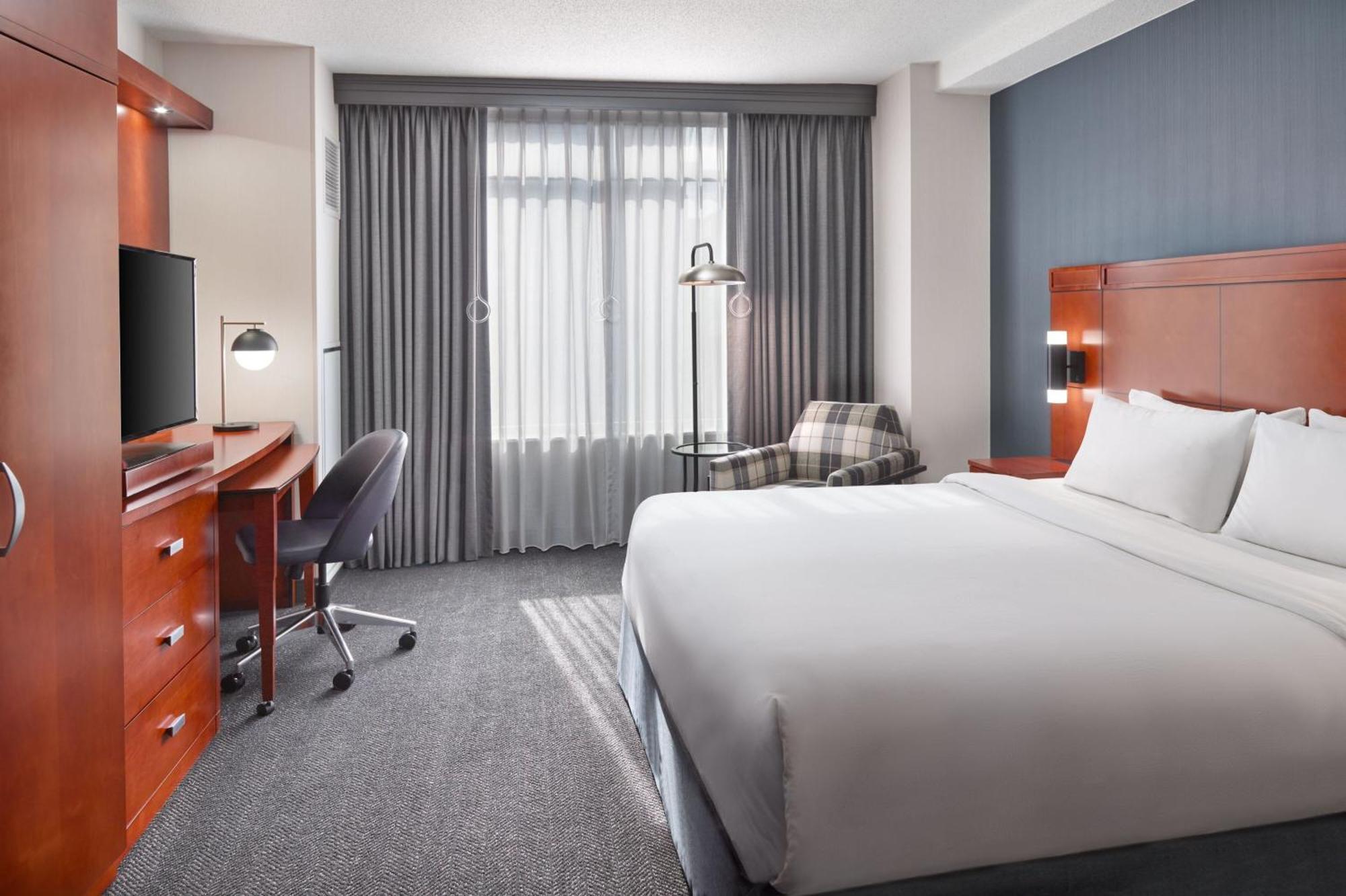 Готель Courtyard By Marriott Washington, D.C./Foggy Bottom Екстер'єр фото