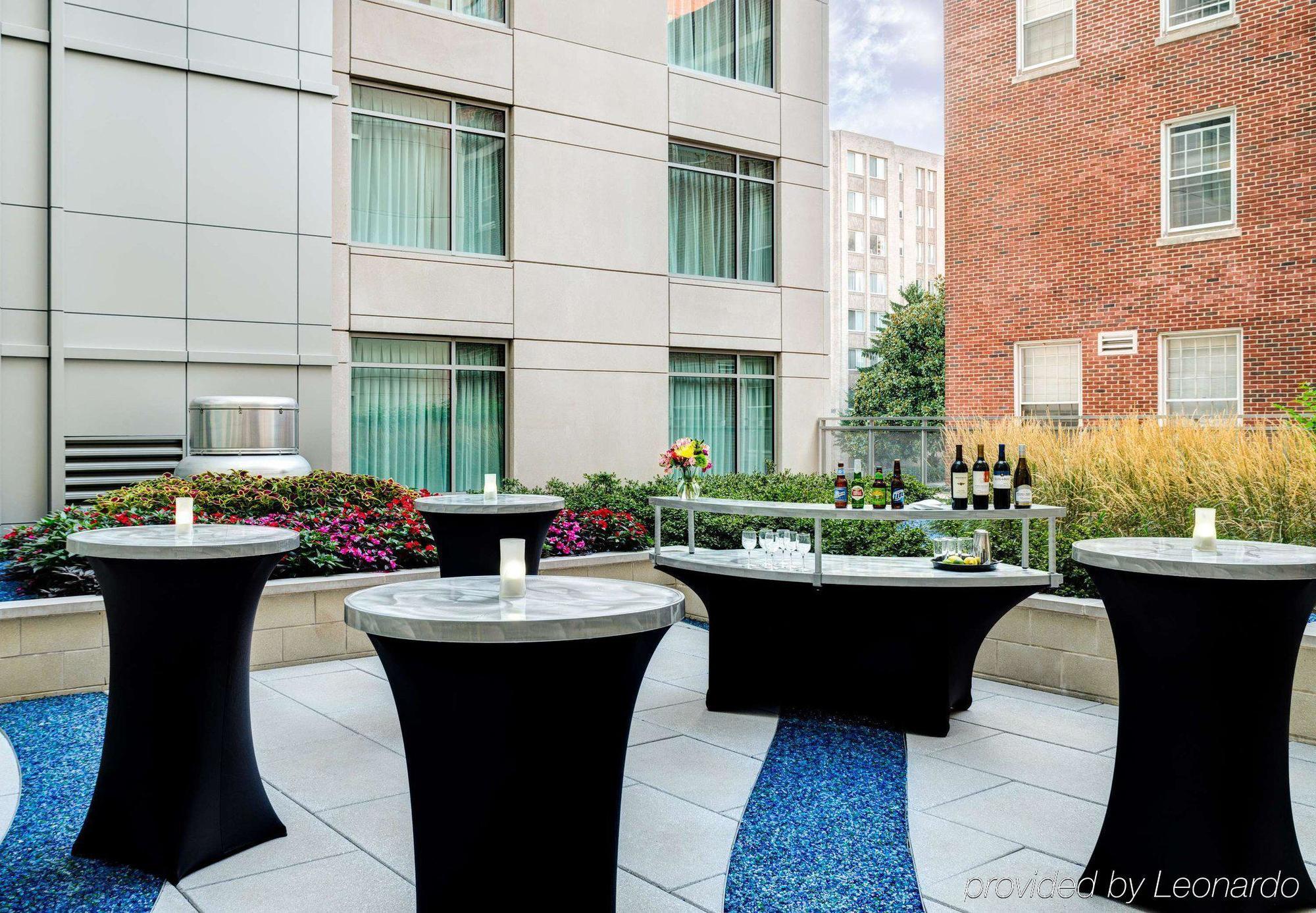 Готель Courtyard By Marriott Washington, D.C./Foggy Bottom Екстер'єр фото